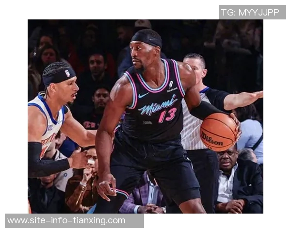 阿德巴约称小米切尔提升球队进攻效率明确自身角色定位 阿德巴约称小米切尔提升球队进攻效率明确自身角色定位