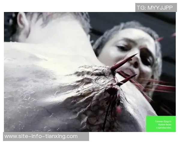 奥孔武遭遇重创两颗牙被肘击掉满嘴鲜血令人心痛不已 奥孔武遭遇重创两颗牙被肘击掉满嘴鲜血令人心痛不已