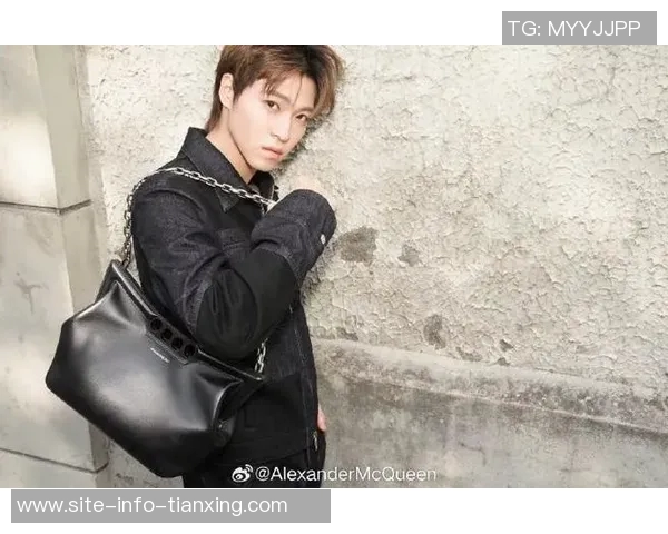 亚历山大赛后热情为休斯敦客场球迷签名展现偶像风范